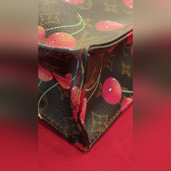 Vuitton Cherries Sac Plat - Picture 5 of 15